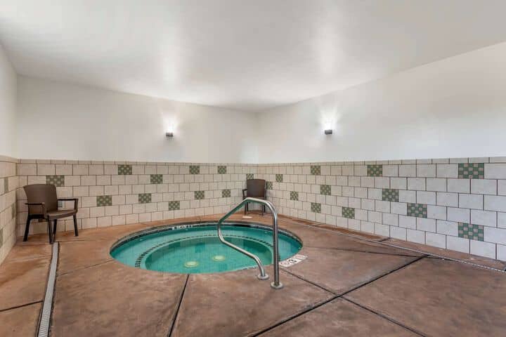 Pool 27 of 32