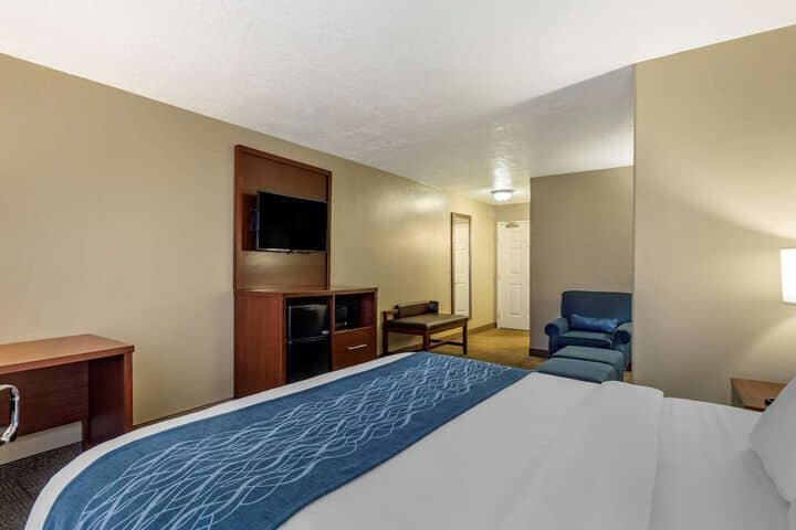 Room 13 of 32