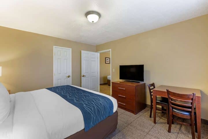 Room 18 of 32