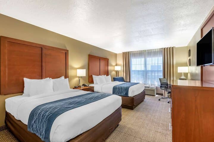 Room 6 of 32
