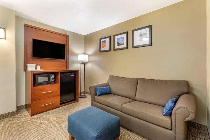 Room 15 of 32